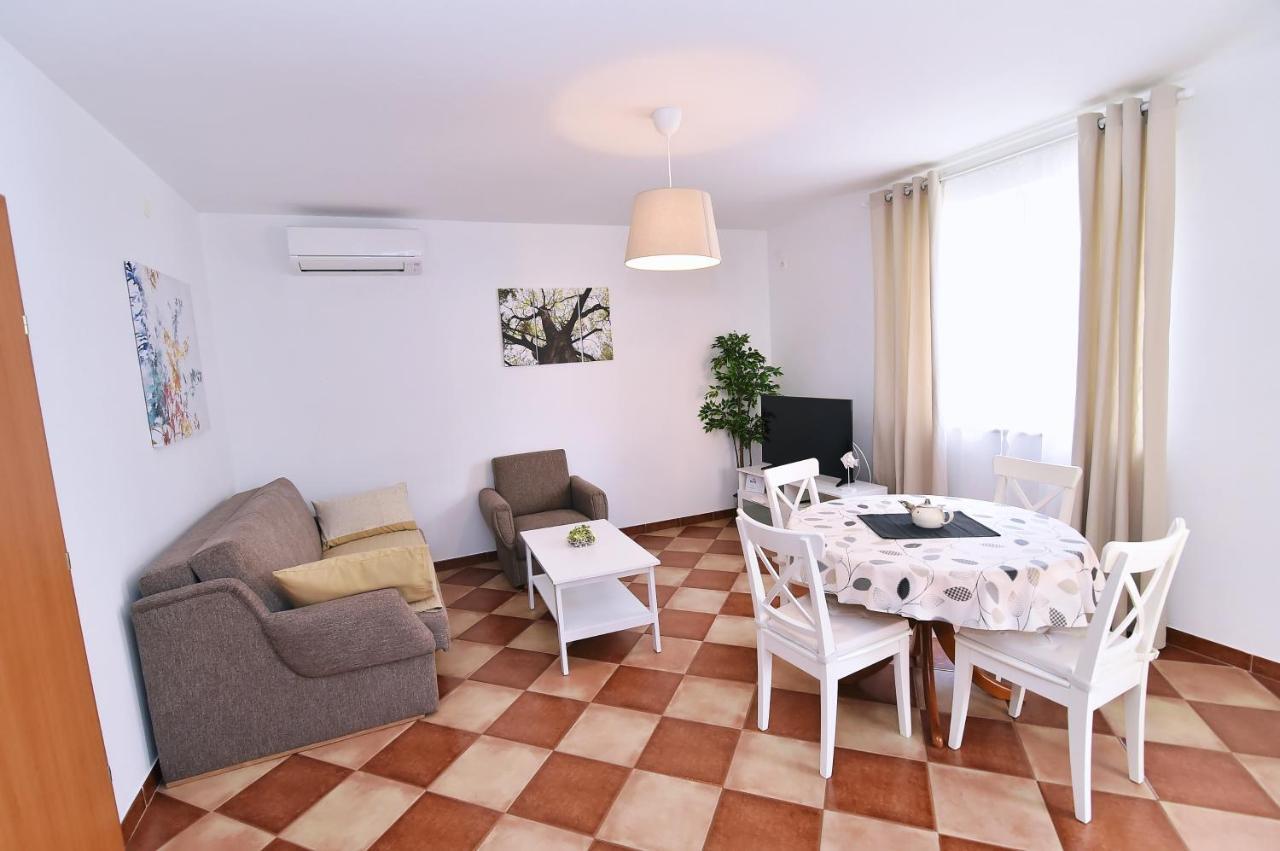 Apartments Luni Baška Exterior foto
