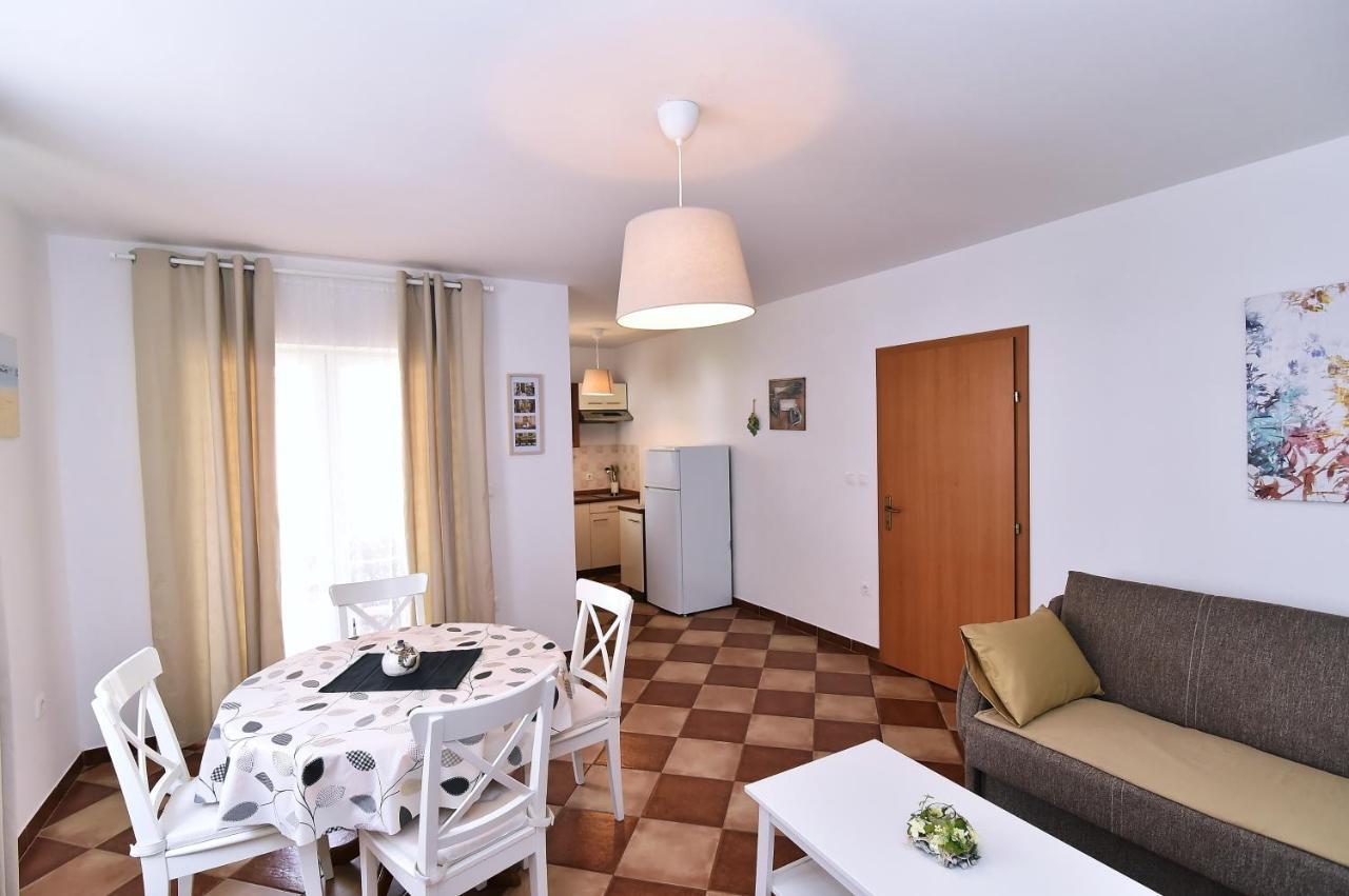 Apartments Luni Baška Exterior foto