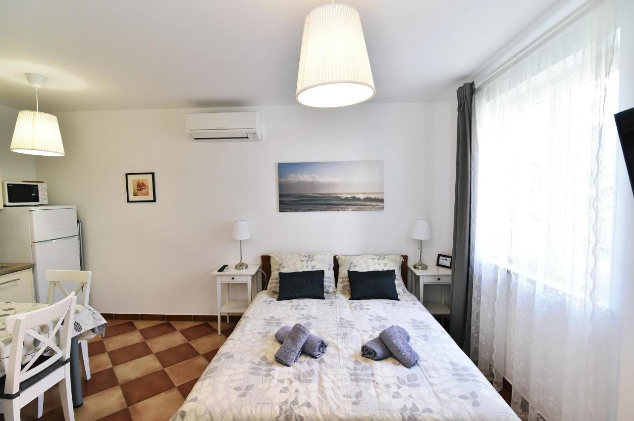Apartments Luni Baška Exterior foto